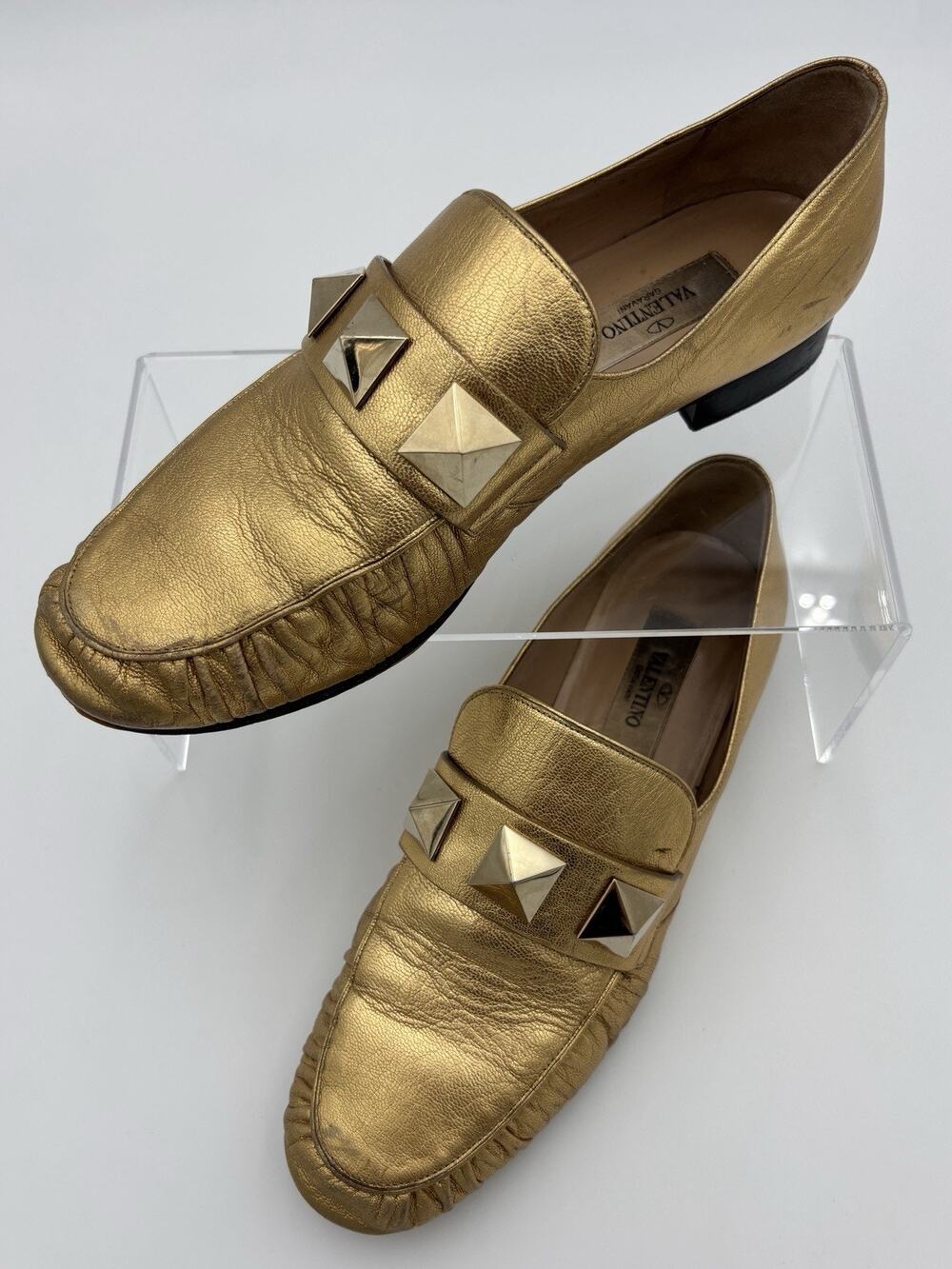 Valentino Rockstud Roman Stud Leather Loafer Gold Pleated Size 37.5 / 7.5